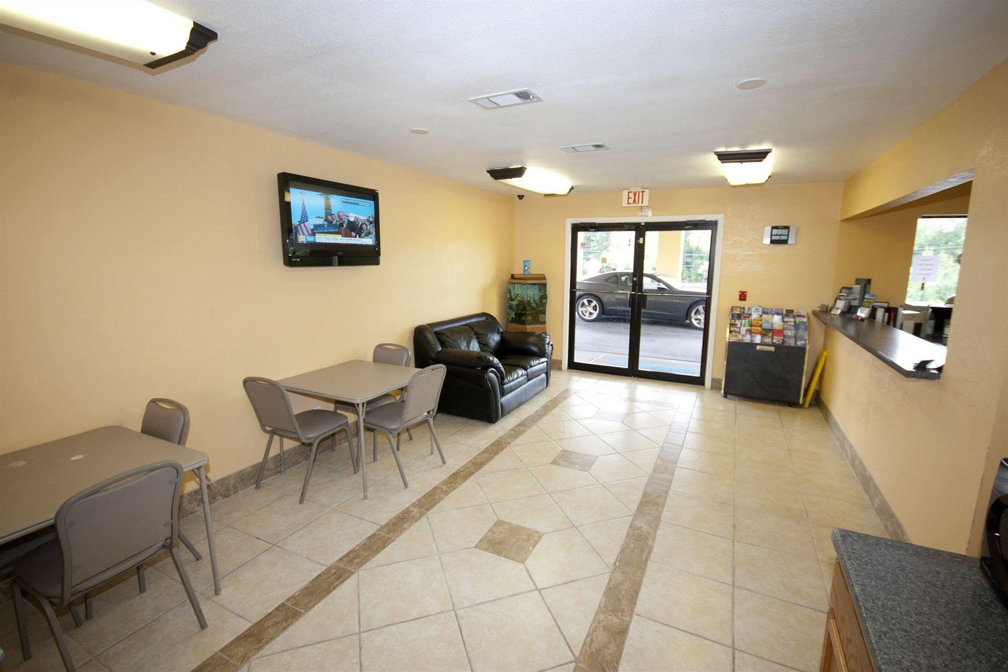 Days Inn By Wyndham Defuniak Springs Exteriér fotografie