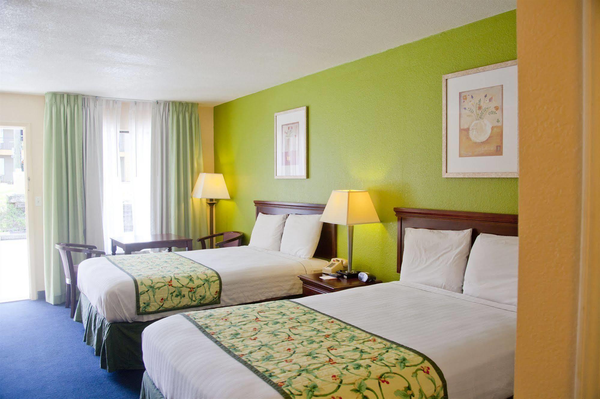 Days Inn By Wyndham Defuniak Springs Exteriér fotografie