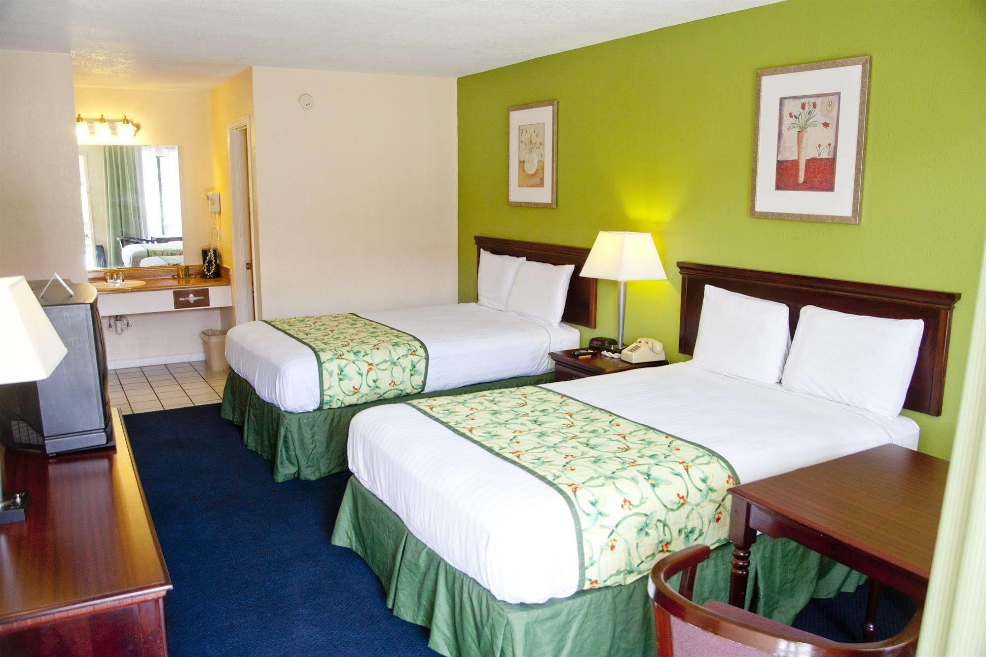 Days Inn By Wyndham Defuniak Springs Exteriér fotografie